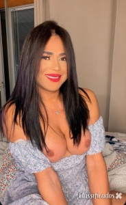 Travesti Jheniffer ativa e passiva 968650786