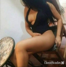 MASSAGISTA SEDUTORA COM TOQUES SENSUAIS