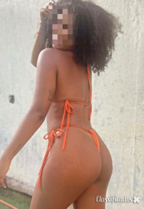 Morena atraente gostosa safada