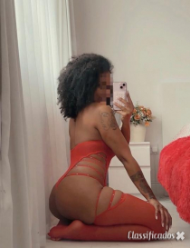 Morena atraente gostosa safada