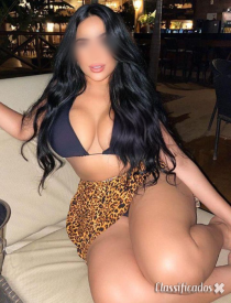 Morena exótica estilo namoradinha 69 beijos caricias