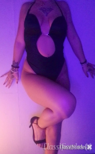 SAFIRA QUENTE E CARINHOSA