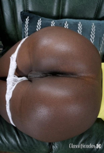 Africana quentinha na Amadora
