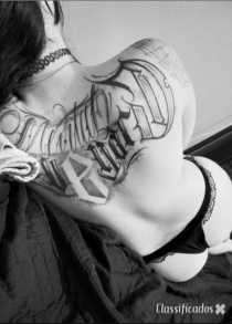 TATUADA BRASILEIRA A SUA ESPERA
