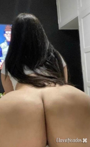 Gata massagista com marquesa e namoradinha