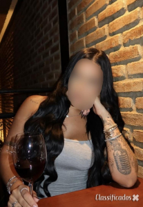 Sua namoradinha massagista com acessórios