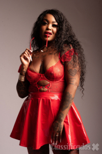 Bruna Brasileira , safada gulosa , preta da bucetinha rosa
