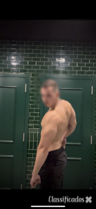 24 anos, discreto, busca mulheres maduras e casais