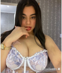 gostosa com bumbum farto e peitos naturais(1x20€rapidinha)