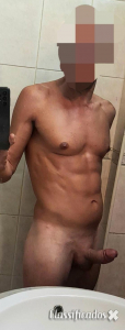 Não comercial. Menàge ou só a esposa. Moro sozinho