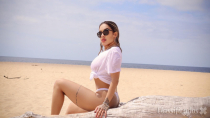 Laizinha mamas naturais baixinha e gostosa