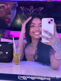 2 AMIGAS DISPONÍVEIS NA GRAÇA