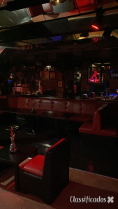 Recrutamento de meninas para bar