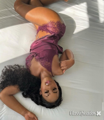 Africana meiginha linda de 22 anos