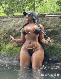 NEGRA AFRICANA RABUDA BEM MOLHADA SO POR DESLOCAÇÃO