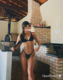 MORENA LINDA E ATRAENTE